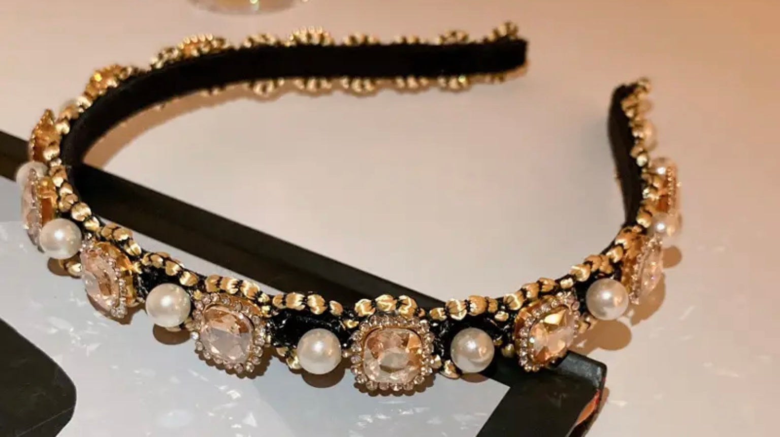 Pearl Inlaid Rhinestone Narrow Edge Headband Champagne